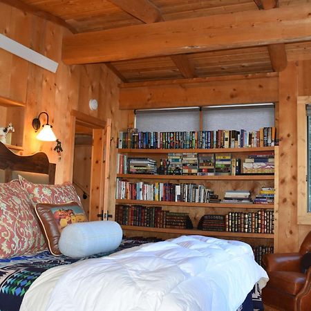 Jackson Hole Hideout Bed & Breakfast Wilson Room photo