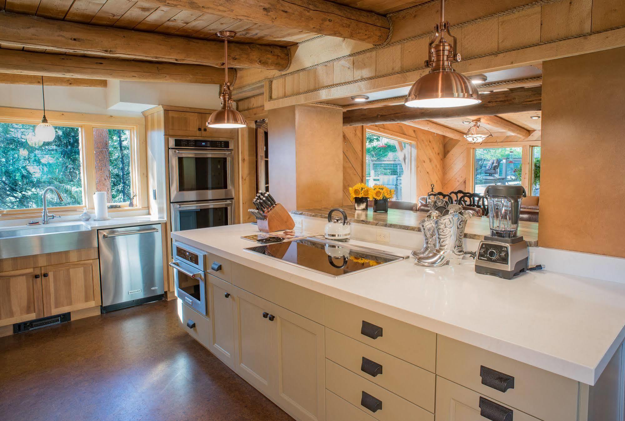 Jackson Hole Hideout Bed & Breakfast Wilson Exterior photo